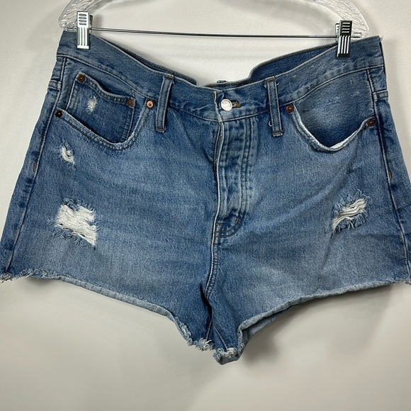 Madewell relaxed denim short size 32.Button fly. - Picture 1 of 11